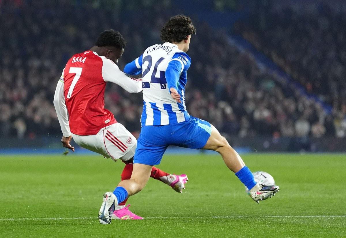 开云电竞官网-1:0！萨卡超越亨利破纪录，阿森纳双喜临门，3连胜甩开曼城7分