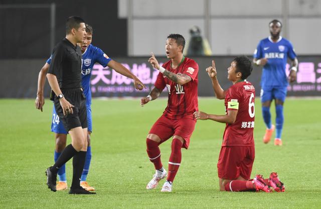 开云娱乐-太惨！河南队长+主力遭停赛 点球被漏判外援回不来